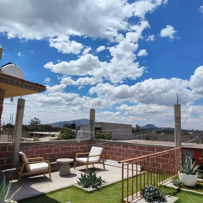 Pasto,piedras, follaje, muebles y suculentas - Pasto,piedras, follaje, muebles y suculentas Diseño de jardín minimalist: Pasto,piedras, follaje, muebles y suculentas